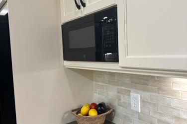 Classic Contrast Kitchen